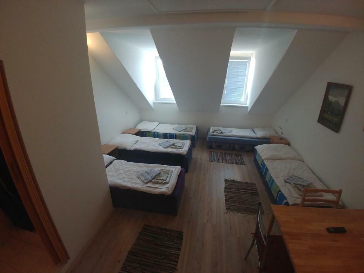 Kv Apartmans Varsavska Κάρλοβι Βάρι Εξωτερικό φωτογραφία