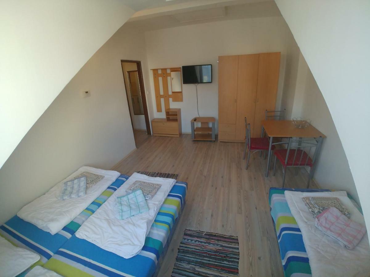 Kv Apartmans Varsavska Κάρλοβι Βάρι Εξωτερικό φωτογραφία