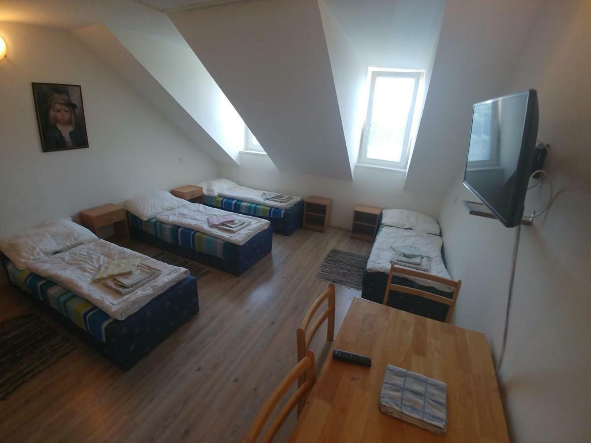 Kv Apartmans Varsavska Κάρλοβι Βάρι Εξωτερικό φωτογραφία