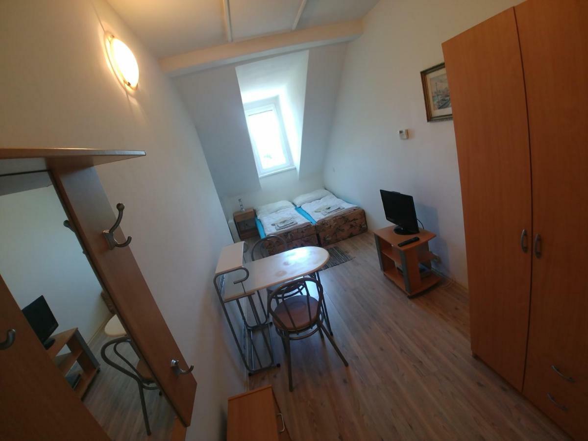 Kv Apartmans Varsavska Κάρλοβι Βάρι Εξωτερικό φωτογραφία